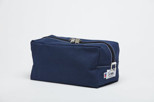 LARGE BLUE TOILETRY BAG