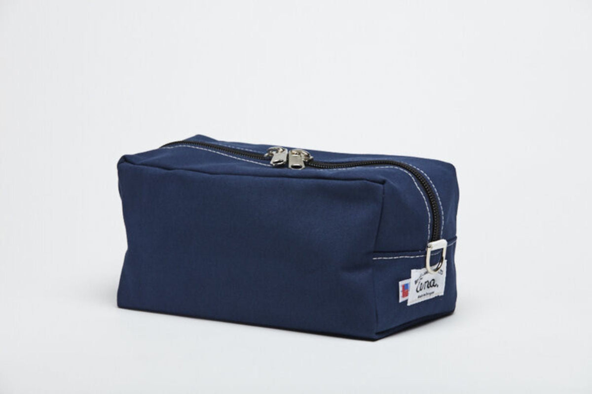 LARGE BLUE TOILETRY BAG