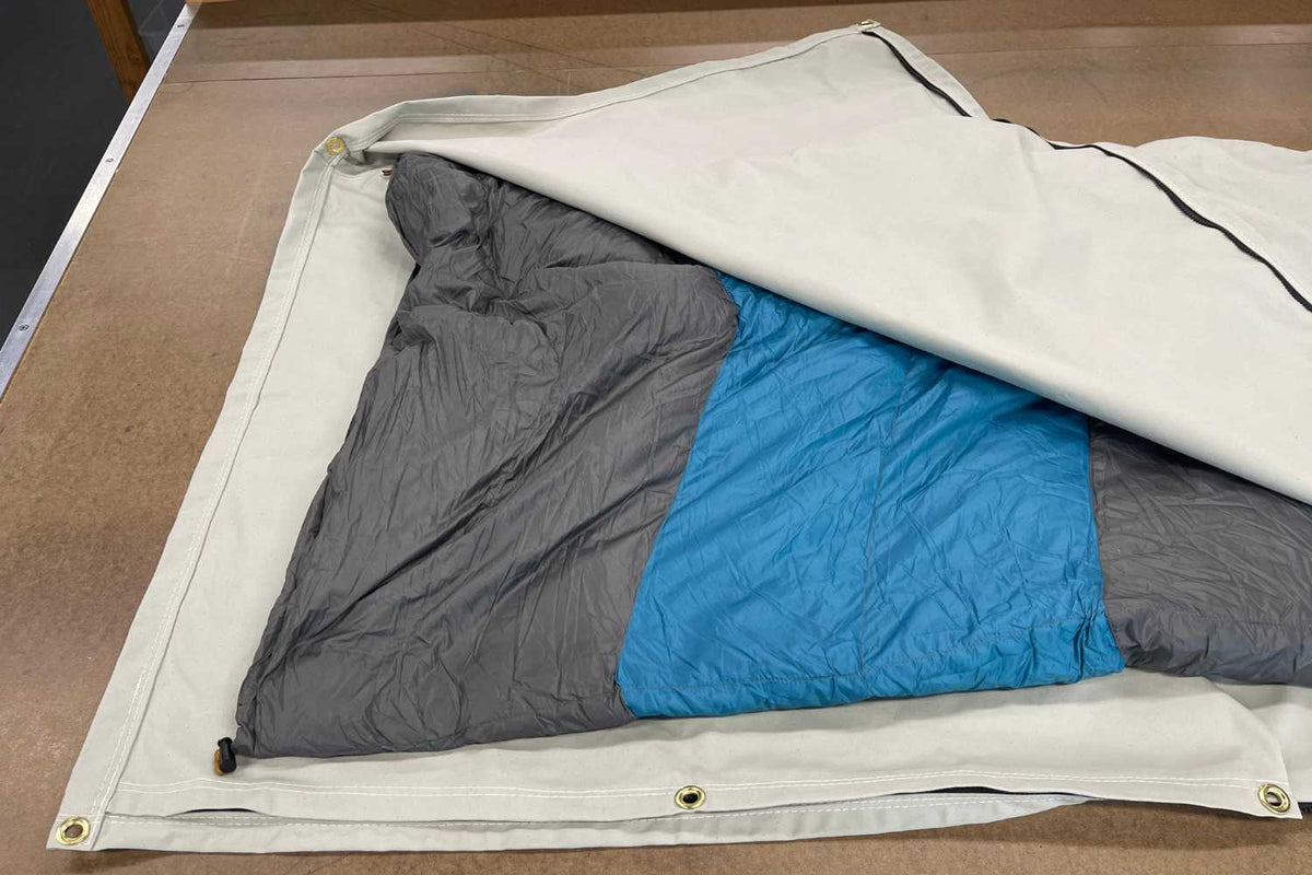 sleeping bag in cowboy bedroll